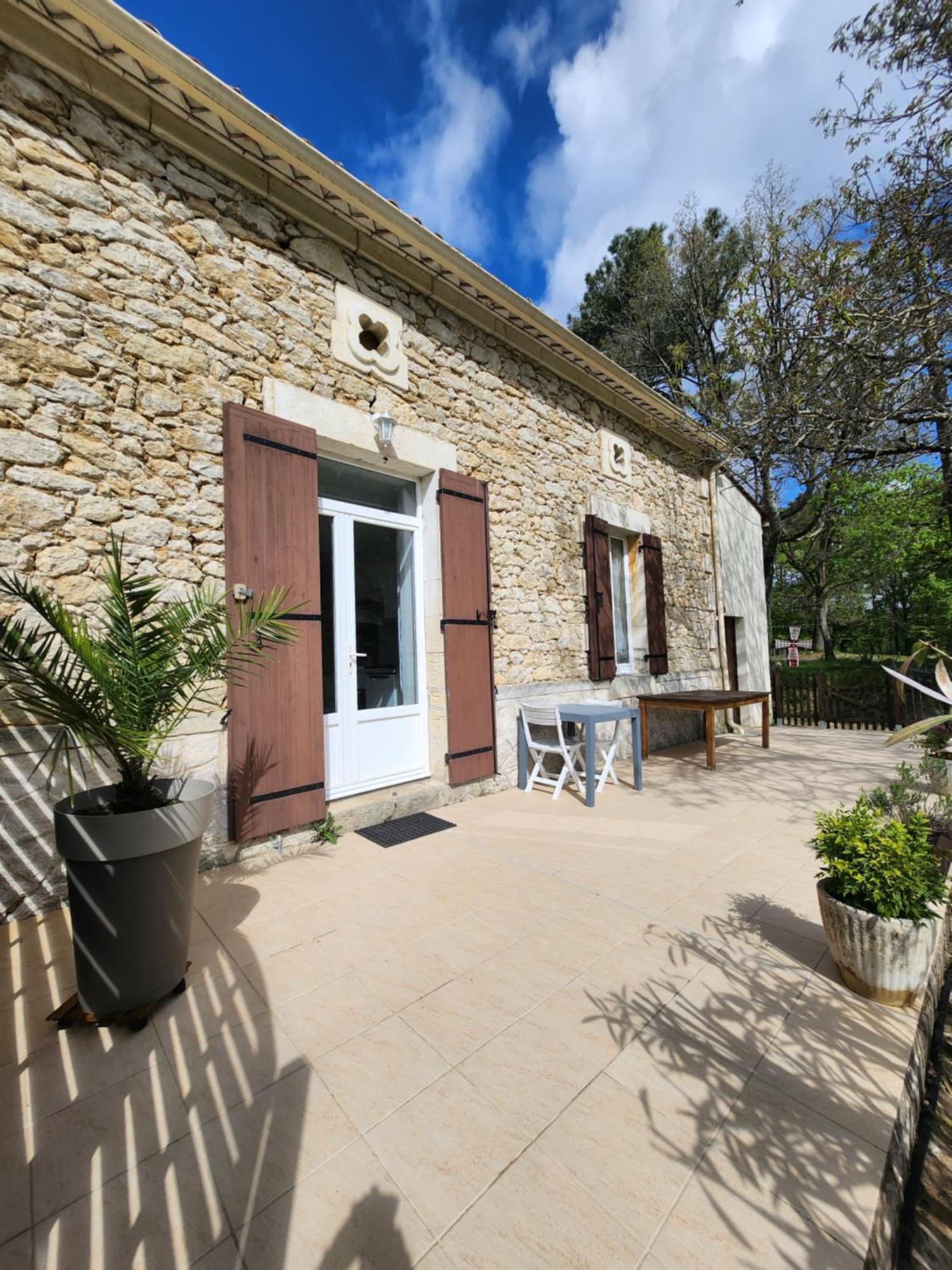 Gite Les Longeres Montazeau Exterior foto